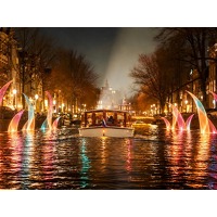 Bekijk de aanbieding van Traveldeal.nl: Overnacht in een bijzondere voormalige kerk in Amsterdam-Noord