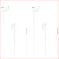 2 x Apple earpods