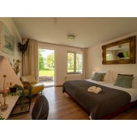 Bekijk de deal van Traveldeal.nl: Geniet van 2, 3 of 4 dagen fietsvakantie op het Friese platteland en overnacht in een UNIEKE boerderij- of tuinkamer