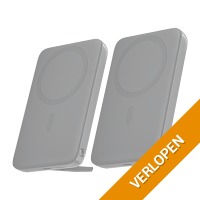 2 x Aukey MagSafe powerbank