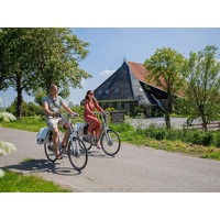 Bekijk de deal van Traveldeal.nl: 5-daagse fietsvakantie rond 7 Friese steden
